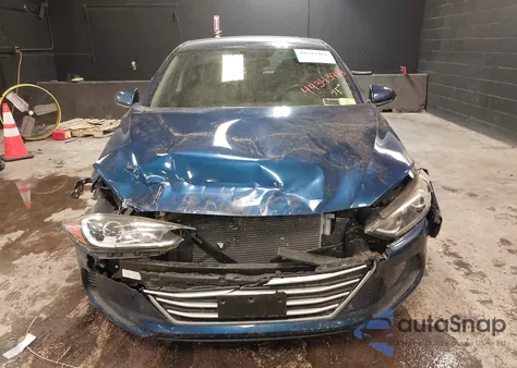 2017 Hyundai Elantra Se z USA, uszkodzony, nr VIN 5NPD84LFXHH135664